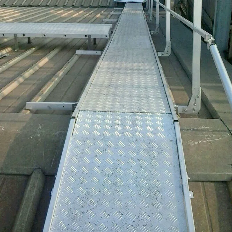 Aluminium roof walkway system